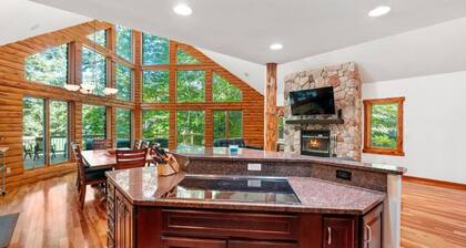 Shanty Creek · Spacious 5-bdr cabin w/hot tub & golf course view!