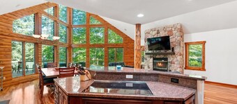 Shanty Creek · Spacious 5-bdr cabin w/hot tub & golf course view!