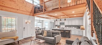 Scenic Mountain Retreat with a Pool Hot Tub Game Room