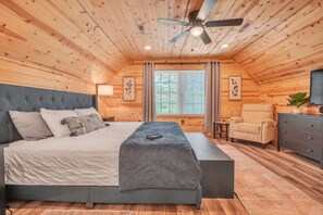 4 Schlafzimmer, Schreibtisch, Bügeleisen/Bügelbrett, WLAN