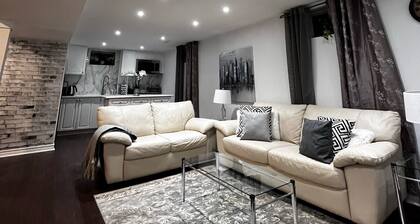 Luxurious 2 Bedroom Basement Apartment