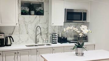 Apartemen Basic, 2 kamar tidur | Dapur pribadi | Dapur terbuka