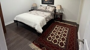 Basic Apartment, 2 Bedrooms | 2 bedrooms, free WiFi - Luxurious 2 Bedroom Basement Apartment (Richmond Hill)