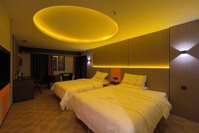 Longchuan 51 Orchard Hotel