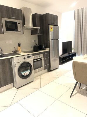 Exclusive Duplex, 1 Bedroom | Private kitchen - RT properties (Accra)