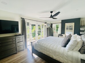 4 bedrooms, desk, iron/ironing board, WiFi