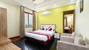 Family Suite Room | Premium bedding, individually furnished, desk, soundproofing