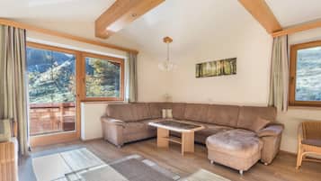 TV, ping pong, stereo