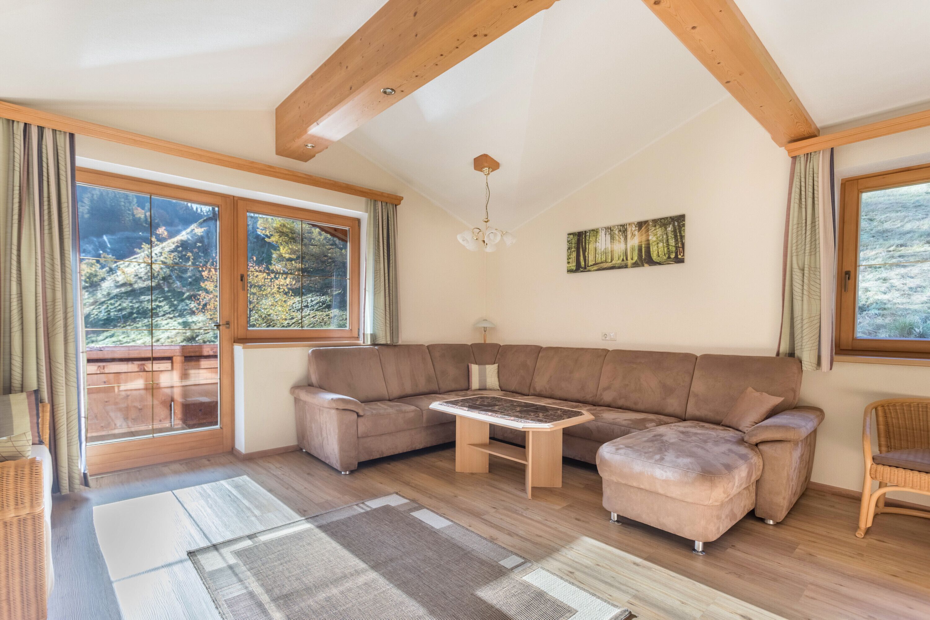 TV, table tennis, stereo