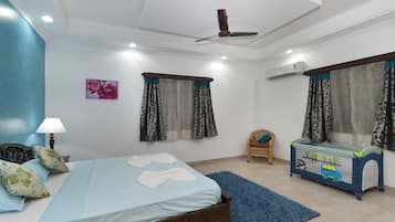 Exclusive Villa, 6 Bedrooms, Private Pool, Beachside | In-room safe, individually decorated, individually furnished, desk