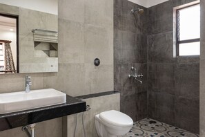 Caja de seguridad en la habitación y decoración personalizada 