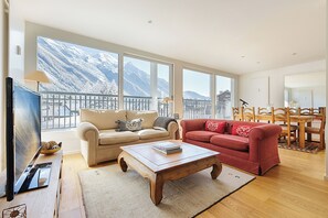 TV, peis og DVD-spiller