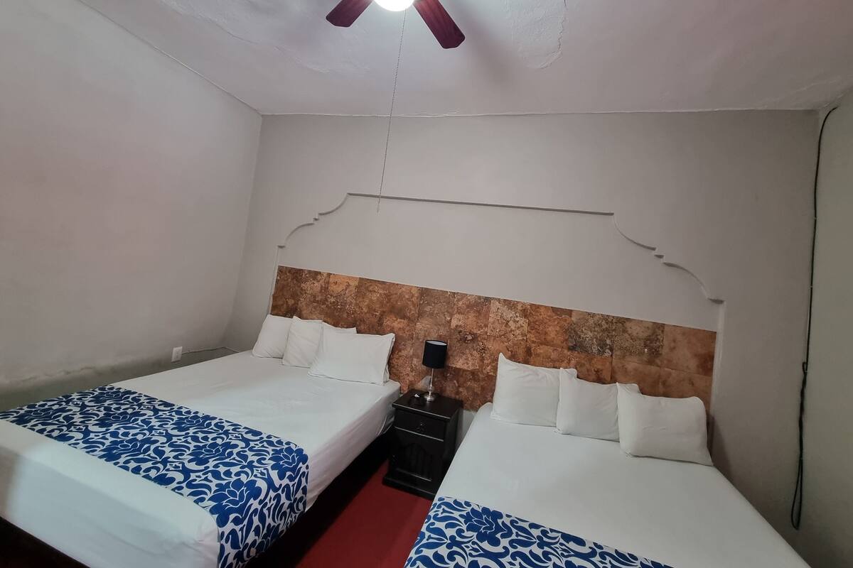 Double Room (#6) | WiFi (free), bed sheets