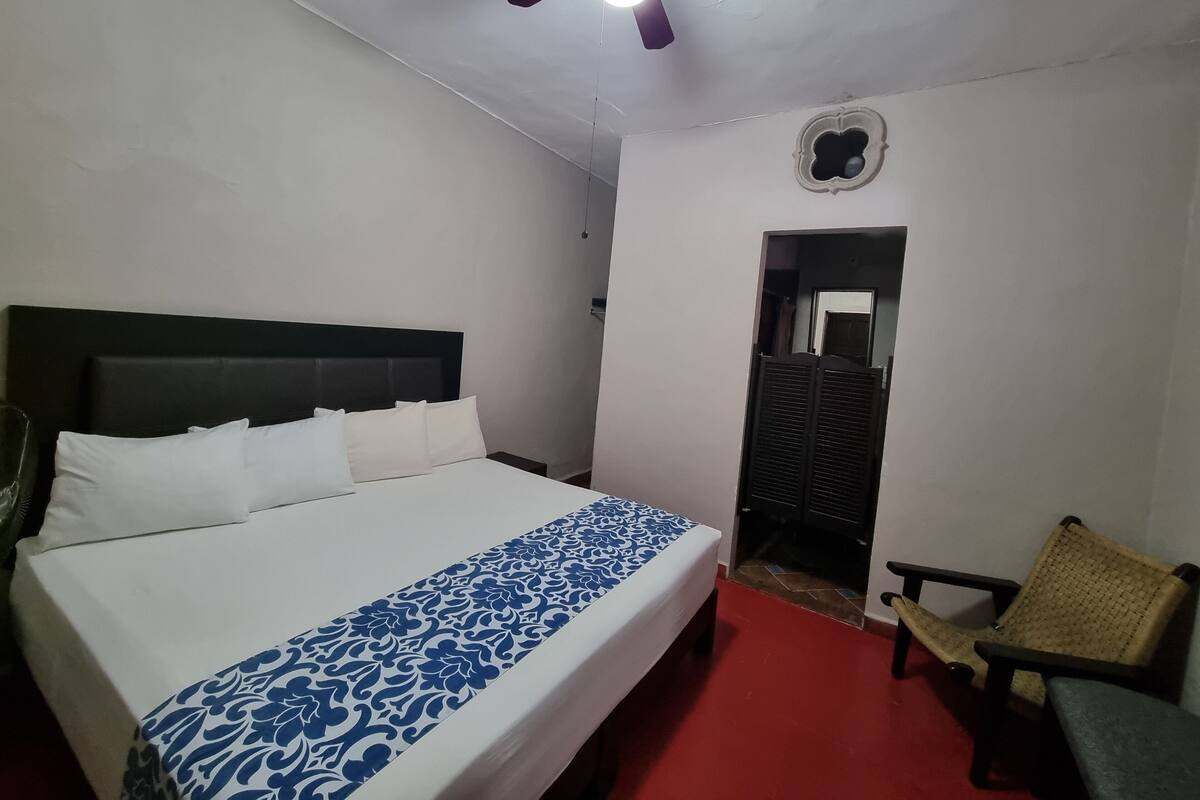 Habitacion Sencilla (#4) | WiFi (free), bed sheets
