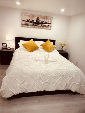 3 bedrooms, desk, iron/ironing board, free WiFi
