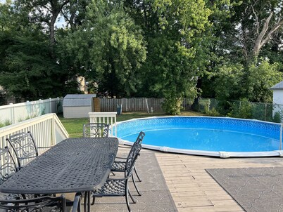 Cheerful 3 bedroom house located heart of new jersey.