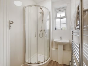 Maison Deluxe | Salle de bain | SĂšche-cheveux, serviettes fournies, savon, shampoing