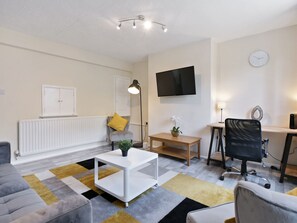 Deluxe House | Living room - The Xavier Flat by Kasar Stays (Mitcham)