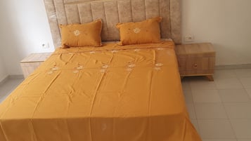 2 habitaciones, wifi gratis y ropa de cama