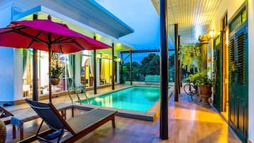 Family Villa | Living area | 50-inch TV with digital channels, Netflix, streaming services