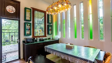 Villa familiar | Cocina privada | Refrigerador, microondas, parrilla de estufa y tostadora