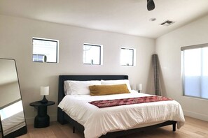3 chambres, bureau, Wi-Fi, draps fournis