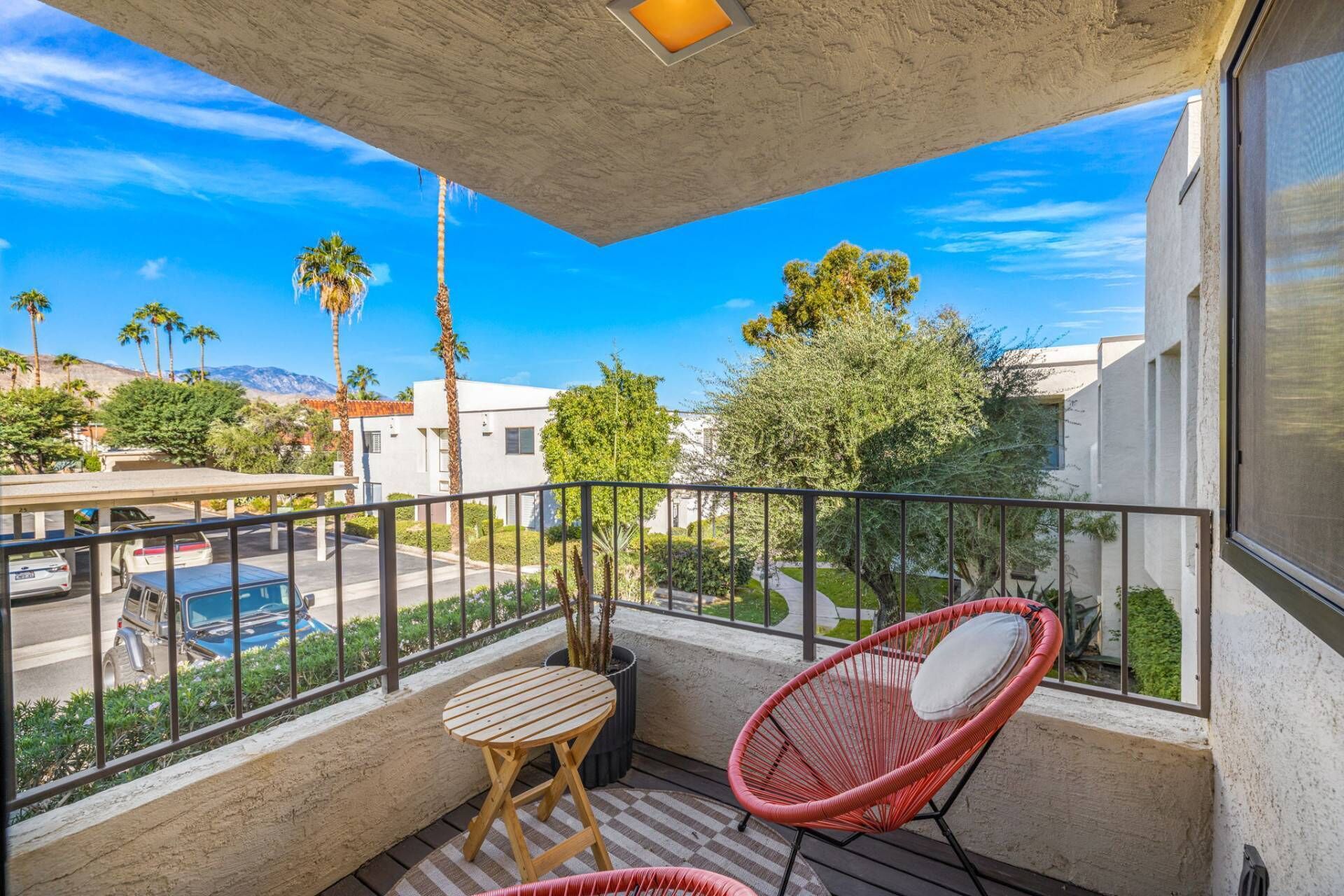 Stylish Retreat near El Paseo | Community Pool & Spa | Stylish Decor & Central Location