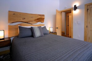 2 Schlafzimmer, Schreibtisch, Reisekinderbett, WLAN