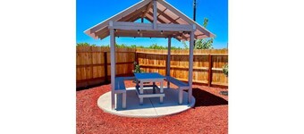 Brand new 3 bedrooms home with 2 baths+backyard