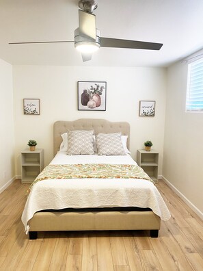 5 bedrooms, desk, iron/ironing board, travel cot