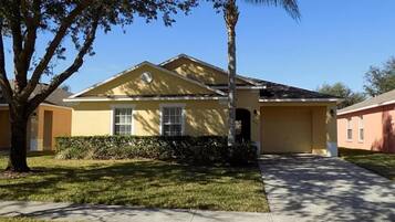 House, 3 Bedrooms | Exterior