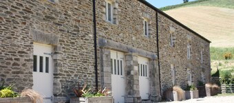 The Snug - Beautiful Grade 2 listed barn conversion