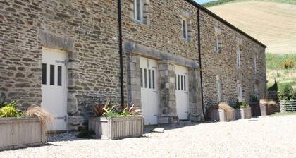 The Snug - Beautiful Grade 2 listed barn conversion