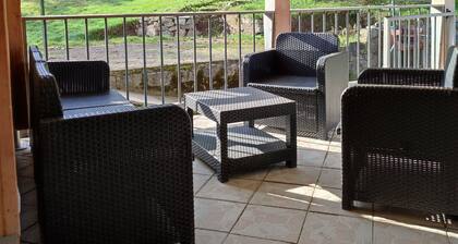 Quiet villa, 4 bedrooms, private grounds and pool