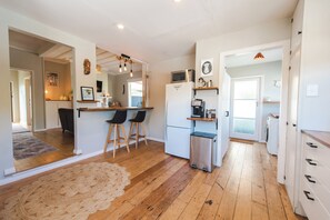 Réfrigérateur, four, plaque de cuisson, lave-vaisselle