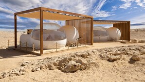 Deluxe Room | Iron/ironing board, free WiFi, bed sheets - Pura Eco Retreat Jebel Hafit Desert Park (Al Ain)
