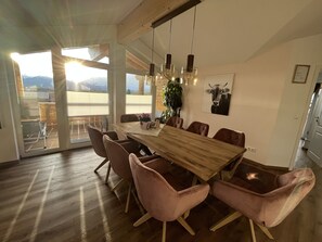 Dining - 5* Lory vacation apartment with castle and panoramic views (Halblech)