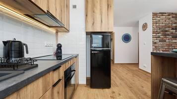 Apartment, 2 Bedrooms, 2 Bathrooms | Private kitchen | Dishwasher, coffee/tea maker, electric kettle, cookware/dishes/utensils