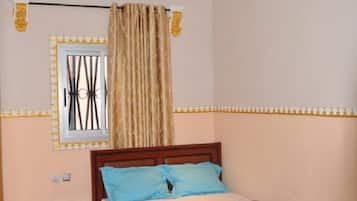 2 dormitorios, tabla de planchar con plancha, Internet