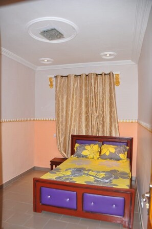 2 bedrooms, iron/ironing board, Internet - Appartements meublés haut Standing (Bertoua)