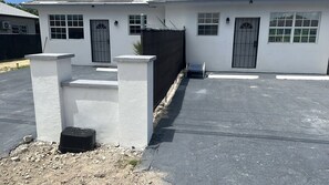 Exterior - A comfortable getaway in paradise (Nassau)