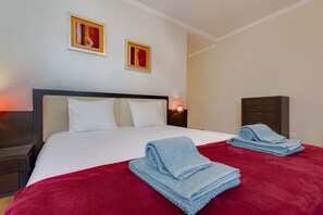 2 quartos, ferros/tábuas de passar roupa, Wi-Fi de cortesia
