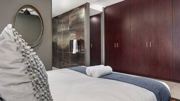 Business Apartment | 1 bedroom, laptop workspace, iron/ironing board, free WiFi