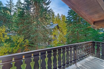 Beautiful 6-room detached house, spacious living room with direct access to the