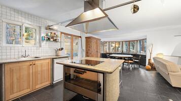 Réfrigérateur, four, plaque de cuisson, lave-vaisselle