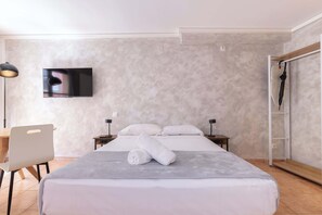 Iron/ironing board, WiFi, bed sheets - Loft Old Town - Unik Vacation (Tarragona)