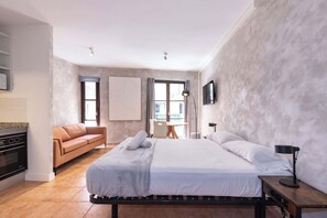 1 habitación, tabla de planchar con plancha, wifi y ropa de cama