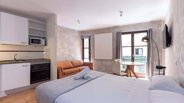 Iron/ironing board, WiFi, bed sheets - Loft Old Town - Unik Vacation (Tarragona)