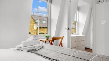 2 bedrooms, desk, iron/ironing board, free WiFi