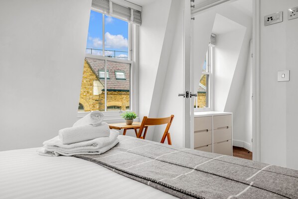 2 bedrooms, desk, iron/ironing board, free WiFi